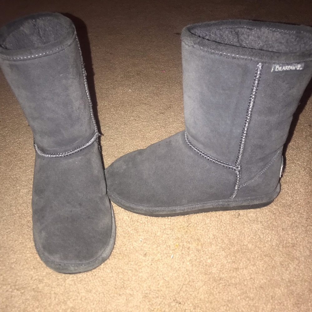 Gray bearpaw boots🖤